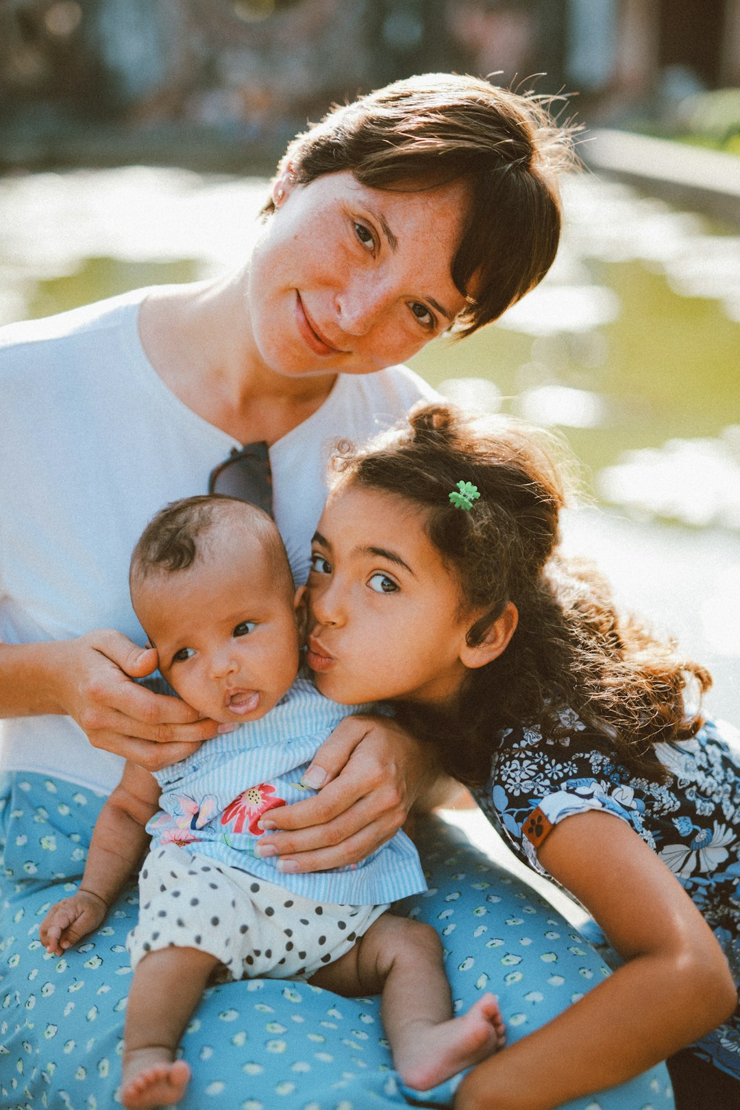 בין שינה, גמילה וגבולות – דפנה תייר מלמדת איך להפוך את ההורות למסע של ביטחון ושקט בבית