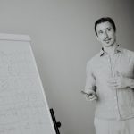 בשארה וסאם מספר על האתגר שבניהול צמיחה בעולם עסקי משתנה